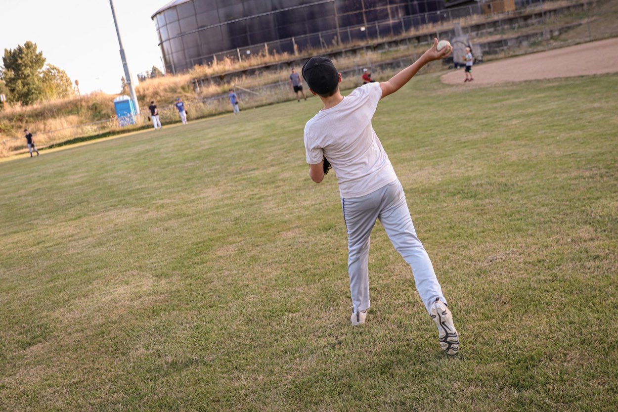 Left-Handed Players in Baseball: Positions and Advantages